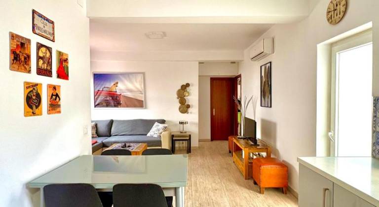 Town House with Patio in Quiet Residential Area 10 Min from Beach — photo 2