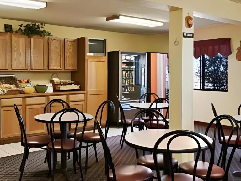 Travelodge by Wyndham Jefferson City — photo 3