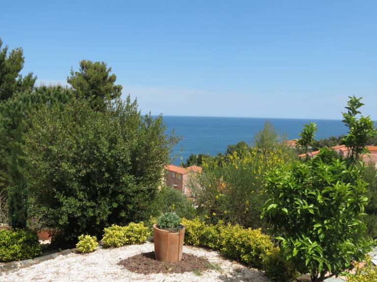Family-friendly wonderful holiday apartment with terrace & yard | Pool view | Next to the beach | Pets are welcome — photo 5
