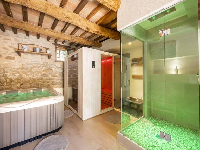 Fully equipped big vacation home with hot tub, terrace & grill | Nature view | Pets allowed — photo 4