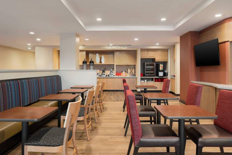 TownePlace Suites by Marriott Dubuque Downtown — photo 4