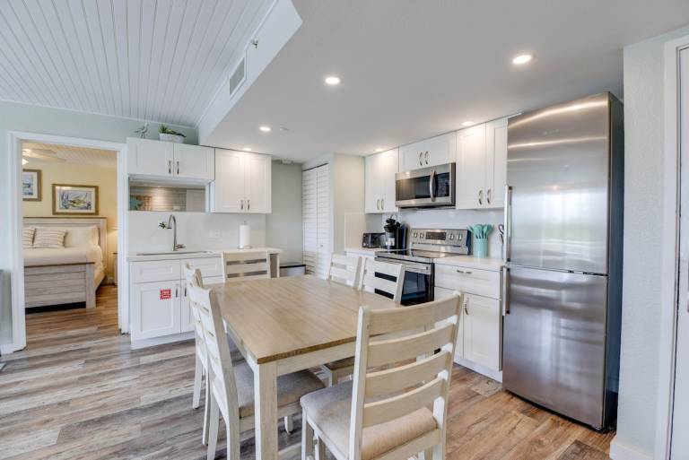 The Saint Martin Suite Delightfully Updated Beach Vibes! — photo 4