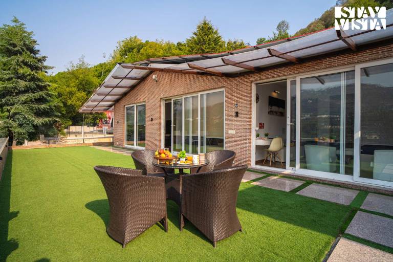 Villa with yard | Pets are welcome — photo 2