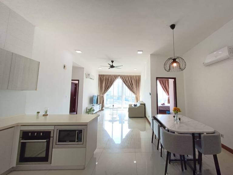 Apartment Stulang Darat