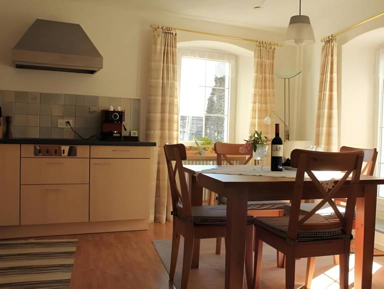 Rental apartment with patio & BBQ — photo 5