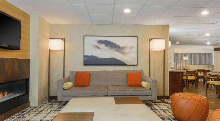 Hampton Inn & Suites Denver Tech Center — photo 2