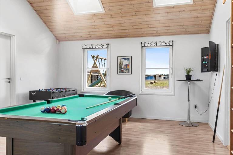 House with terrace, sauna & hot tub — photo 3