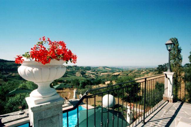 Beautiful house with yard, pool & sauna | Pets allowed — photo 5