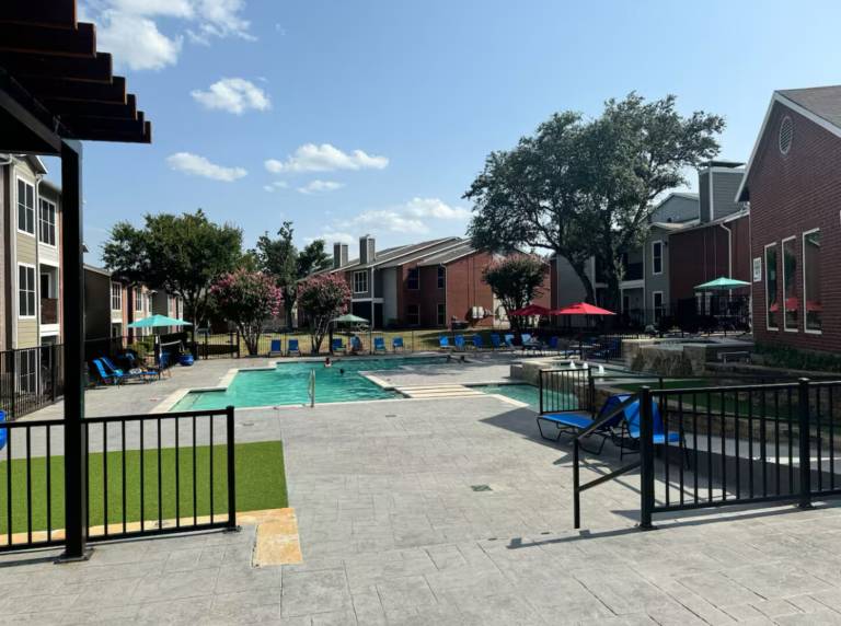 I012–World Cup Stay- 18 min to AT&T - Sleeps 4 - Public Transit — photo 4