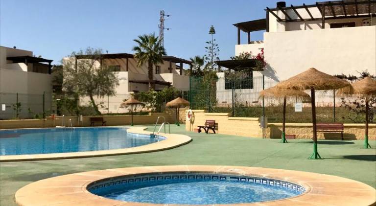 Rental apartment with pool, garden & patio — photo 2