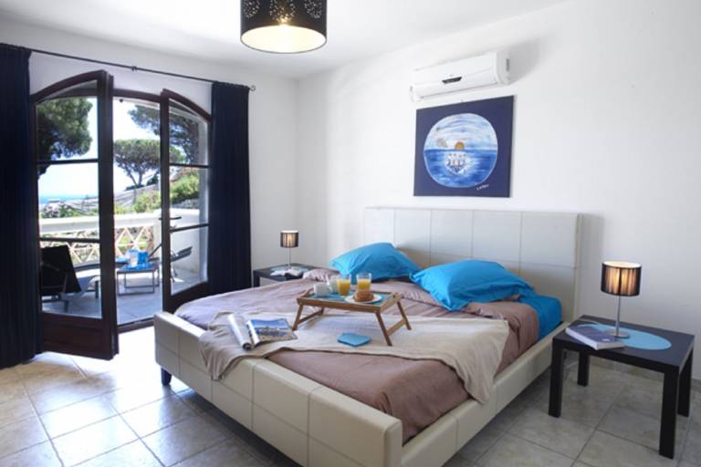 Fully equipped villa with yard, pool & terrace | Nature view | Pet-friendly — photo 3