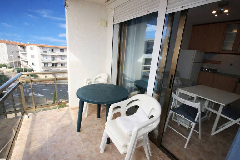 Apartment with 1 room for 4 persons — photo 3
