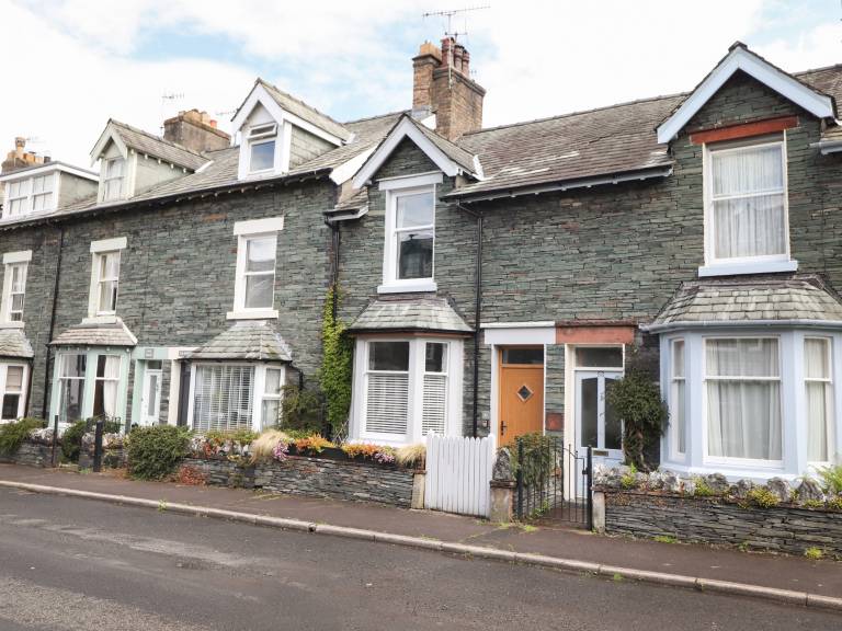 Cottage with terrace & yard in Keswick