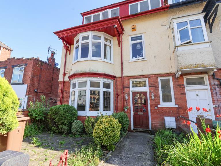 Cottage with yard | Beach view in Bridlington