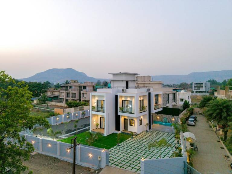 Lovely villa with private pool, yard & patio | Pets are welcome in Nashik