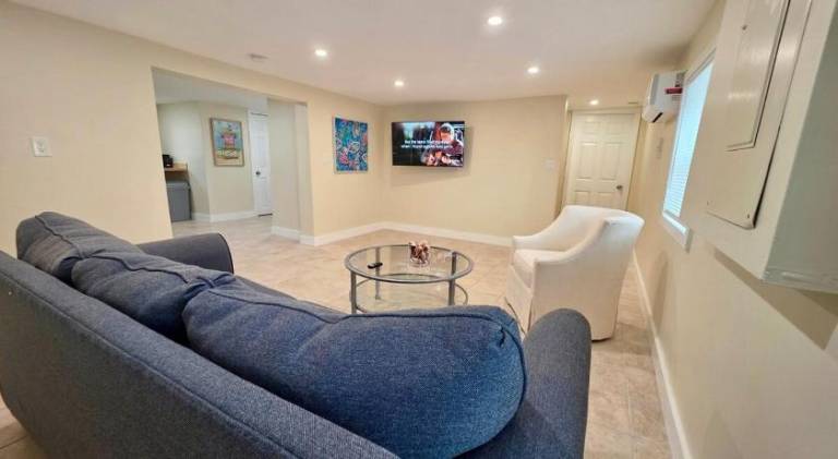 Rental apartment | Beach nearby | Pets are welcome in Fort Myers Beach, FL