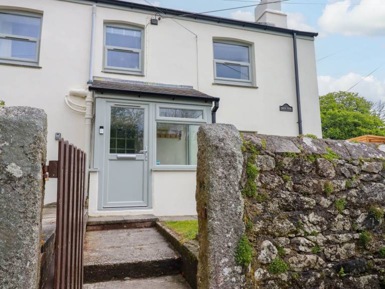 Cottage with yard in St. Austell