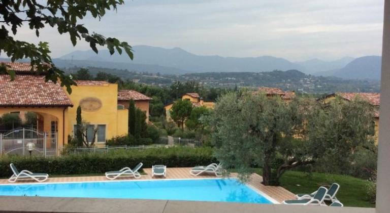 House with patio, yard & pool — photo 4