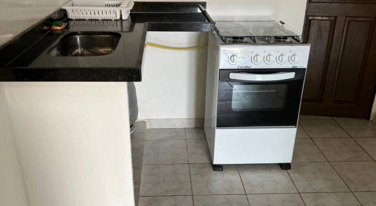 Serviced apartment with patio — photo 5