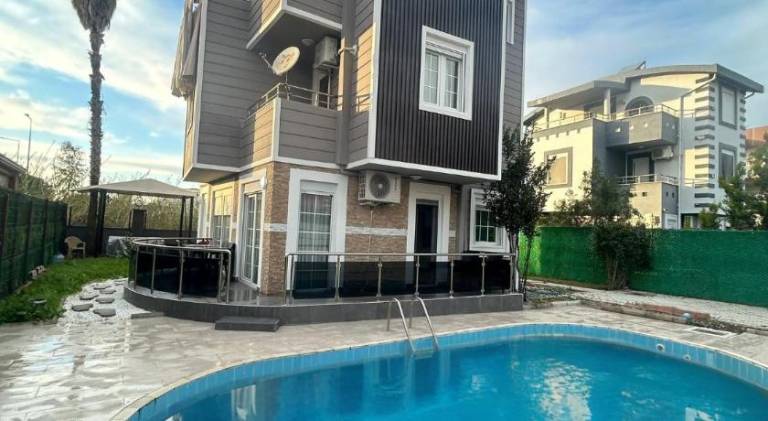 Fully equipped villa with yard, barbeque & private pool | Dogs allowed in Antalya