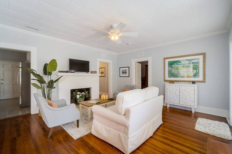 Fido Friendly, Fenced Yard, Fire Pit, Near Sarasota Beaches and Downtown! — photo 3