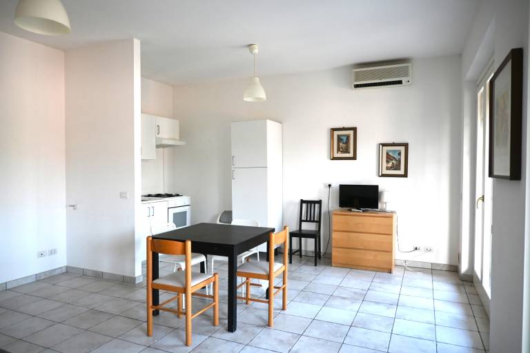 Apartment with patio — photo 3