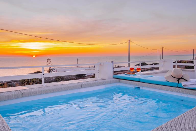 Villa with jacuzzi, patio & grill | Sea view | Pet-friendly — photo 2