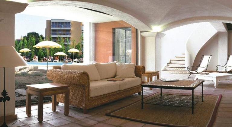 Charming serviced apartment with yard & pool | Beach nearby | Pets are welcome — photo 2