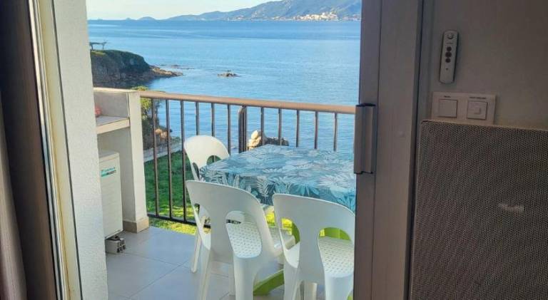 Rental apartment with 2 rooms for 4 persons — photo 3