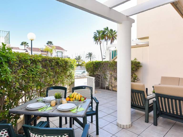 Apartment with yard, pool & terrace | Perfect for remote work — photo 2