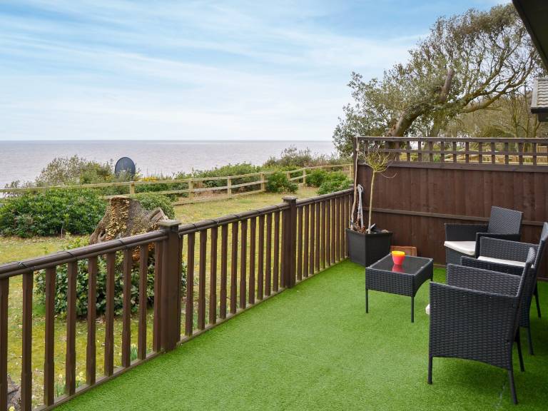 Cottage  Corton