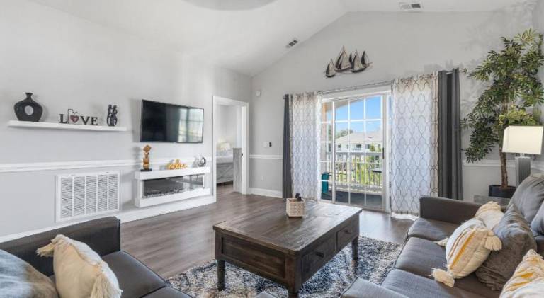 Apartment with pool | Dogs allowed in Myrtle Beach, SC