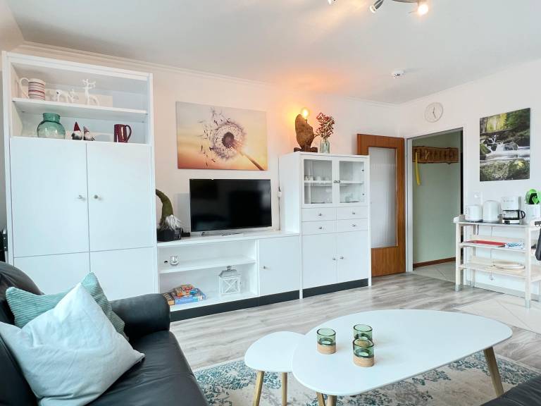 Fully equipped nice rental apartment with yard | Pets are welcome — photo 3