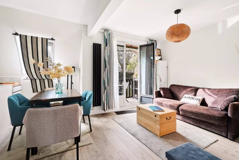 Rental apartment with patio — photo 4