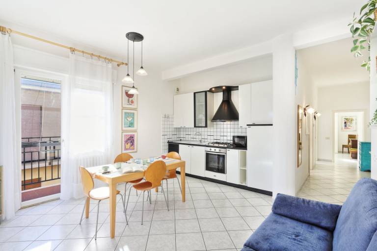 Apartment with terrace — photo 4