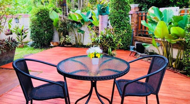 Holiday apartment with terrace & yard — photo 3