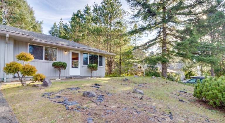 House with 1 room for 2 persons in Manzanita, OR