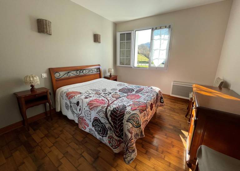 Gite with terrace, barbeque & yard — photo 4