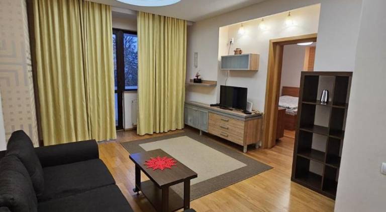 Beautiful rental apartment with jacuzzi | Near Romanian Athenaeum | Good for workation | Pet-friendly — photo 2