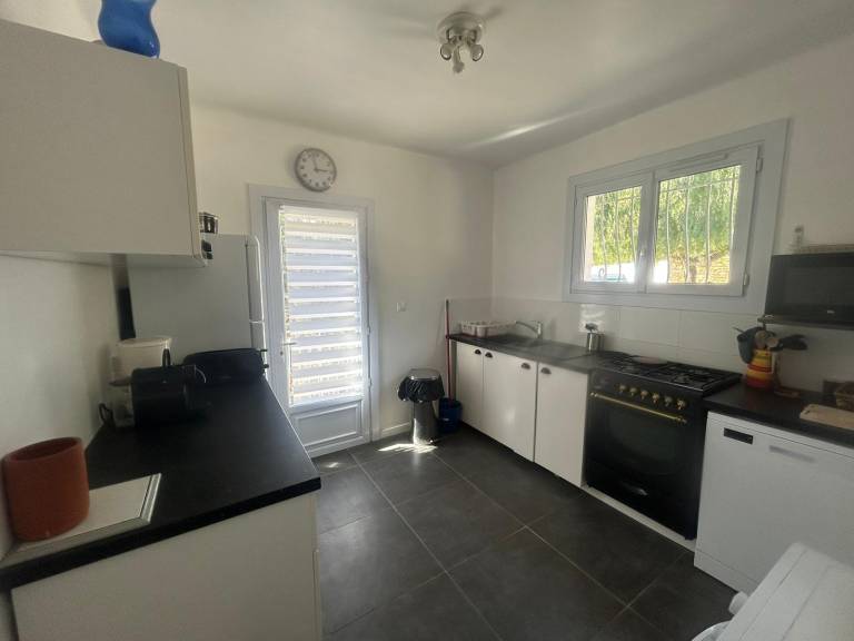 Child-friendly wonderful vacation home with yard | Panoramic view | Beach nearby | Pets are welcome — photo 3