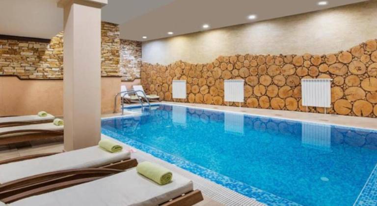 Apartment with pool — photo 2