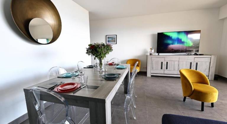 Holiday apartment with patio — photo 5