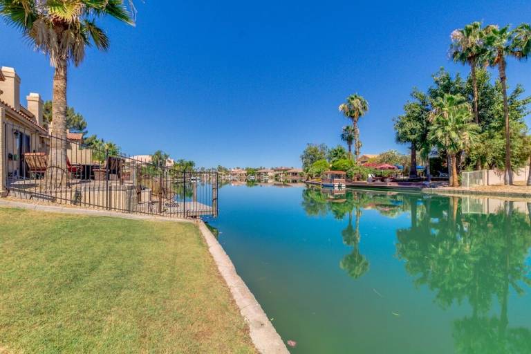House El Dorado Lakes Golf Community