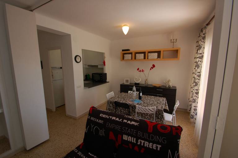 Holiday apartment with patio & garden — photo 3