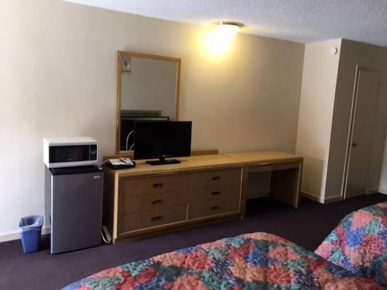 Motel  Manalapan Township