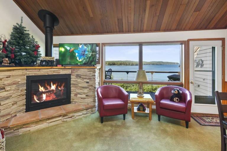 Two Harbors, MN Cabin Rentals from 83 Hometogo