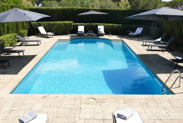 Villa with yard, patio & private pool — photo 3
