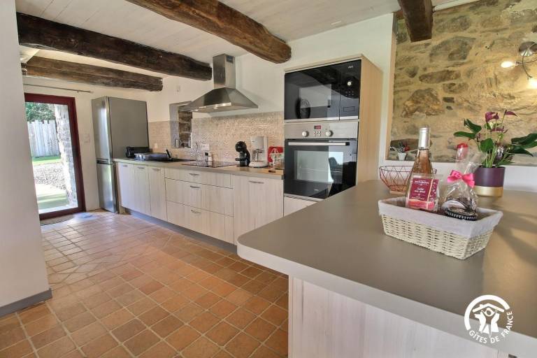 Fully equipped spacious gite with garden, terrace & BBQ | Pets allowed — photo 3