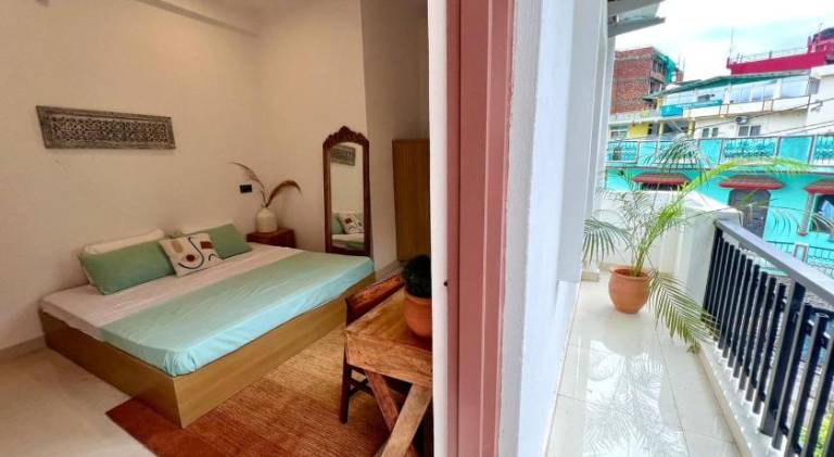 Prithvi Hotel - Aesthetic Rooms With Netflix — photo 2