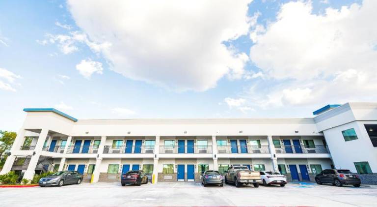Palace inn Blue IAH — photo 5